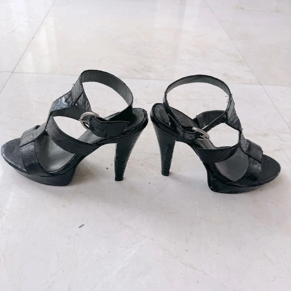 CL by Laundry strappy platform sandals black snake skin size 8M